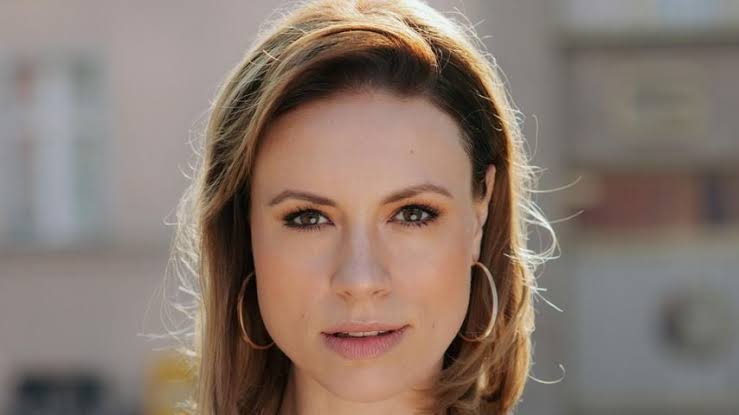 lara dandelion seibert
